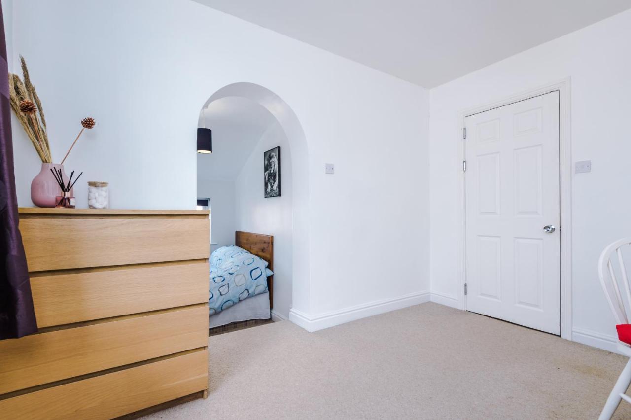 Talbot House Villa Chester Bagian luar foto